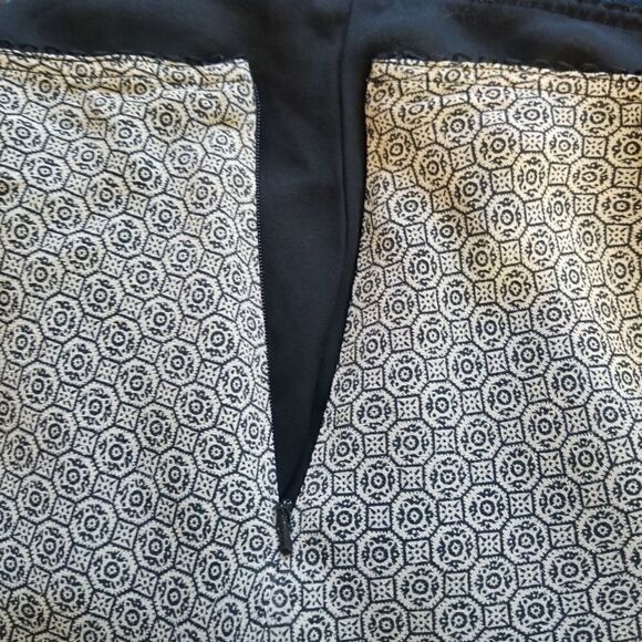 Old Navy A Line Skirt. Size 1. Black Tan. - Picture 9 of 12